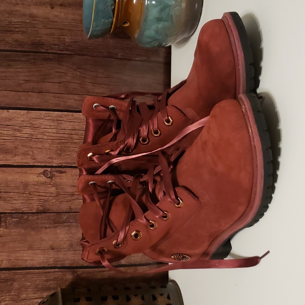 Women's wine Timberland boots